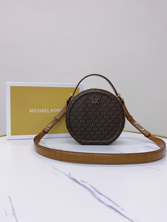 Wholesale High quality Aaa M.ichael Kors Delaney Medium Crossbody Bags for Sale