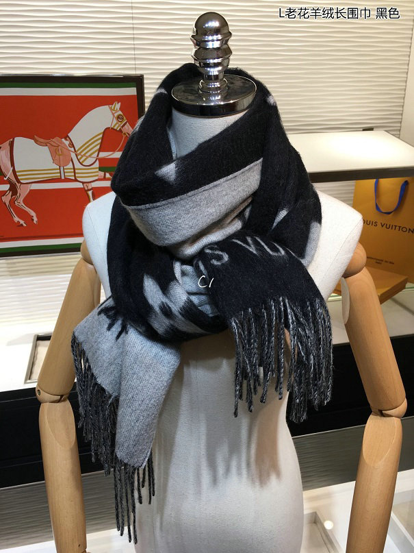 Wholesale Cheap AAA LV Designer Scarves for Sale