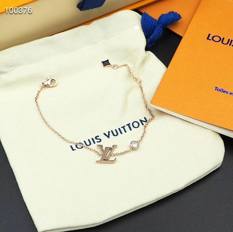 Wholesale Cheap Louis Vuitton Bracelets for Sale