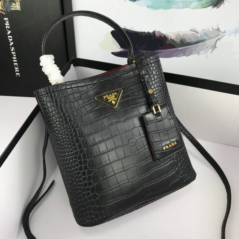 Wholesale Cheap AAA Designer Handbags for Women