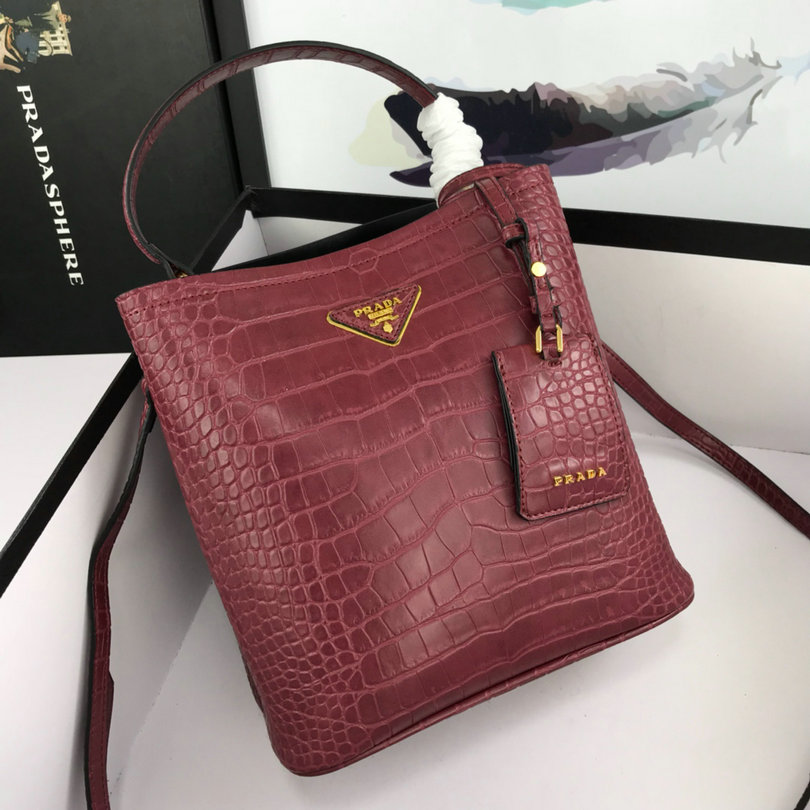 Wholesale Cheap AAA Designer Handbags for Women