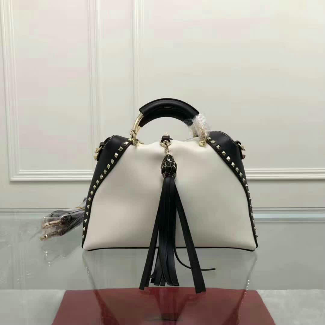 Wholesale Cheap Valentin o AAA Handbags for sale