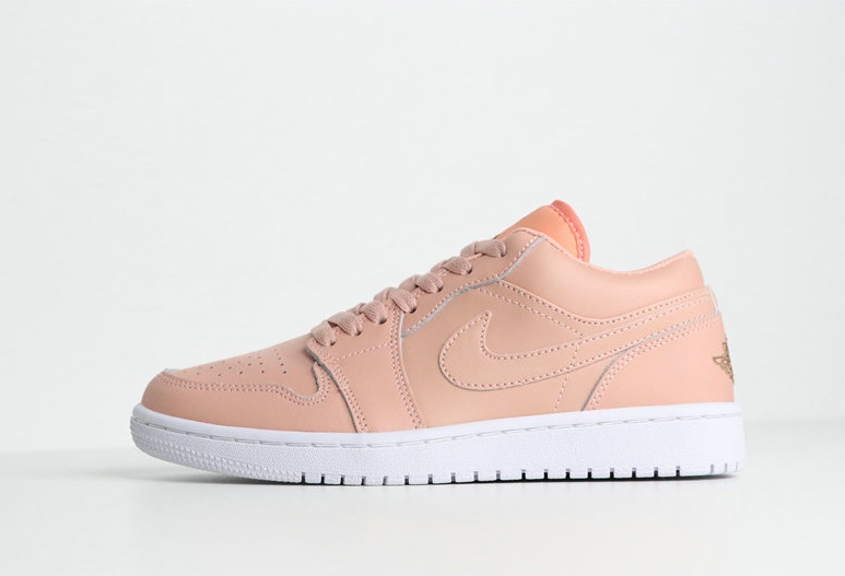 Jordan 1 Low Bleached Coral Grade School Girls' Shoe 554723-615